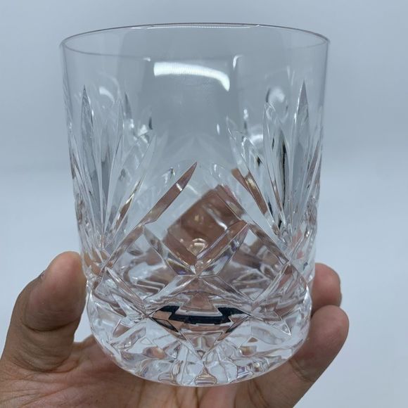 Block Crystal Victoria Straight DOF Tumbler - Picture 3 of 9